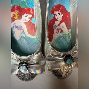Disney Shimmery Silver Ariel Seashell Kids Dress Shoes Size 11 - NWOT